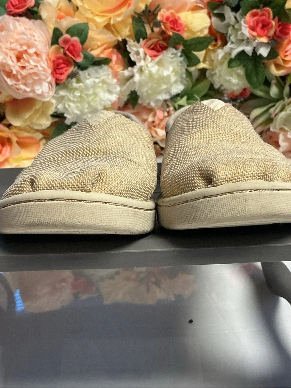 TOMS Youth Size 2 Classic Slip On Shoes Beige Canvas Boat Shoe One for One
